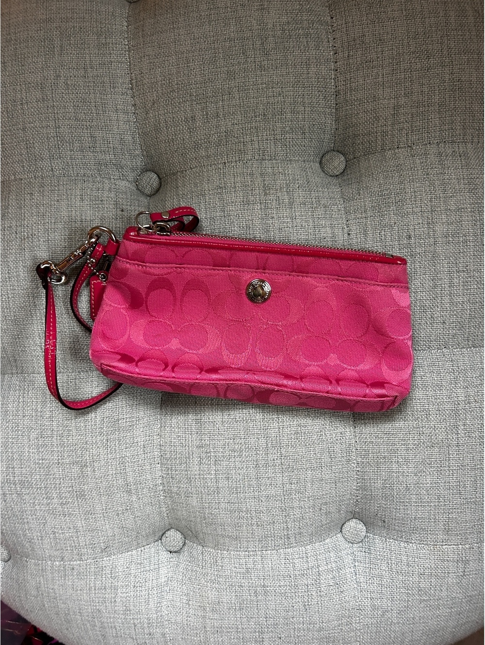 Coach Signature C Jacquard Wristlet Hot Pink Patent Leather Y2K